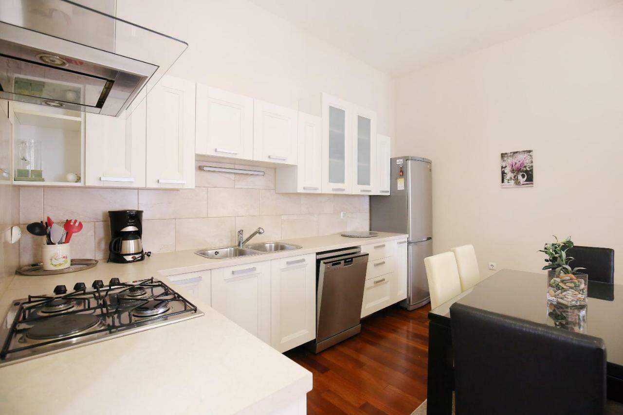 Seafront Beach Apartment - Directly At The Beach Zadar Buitenkant foto