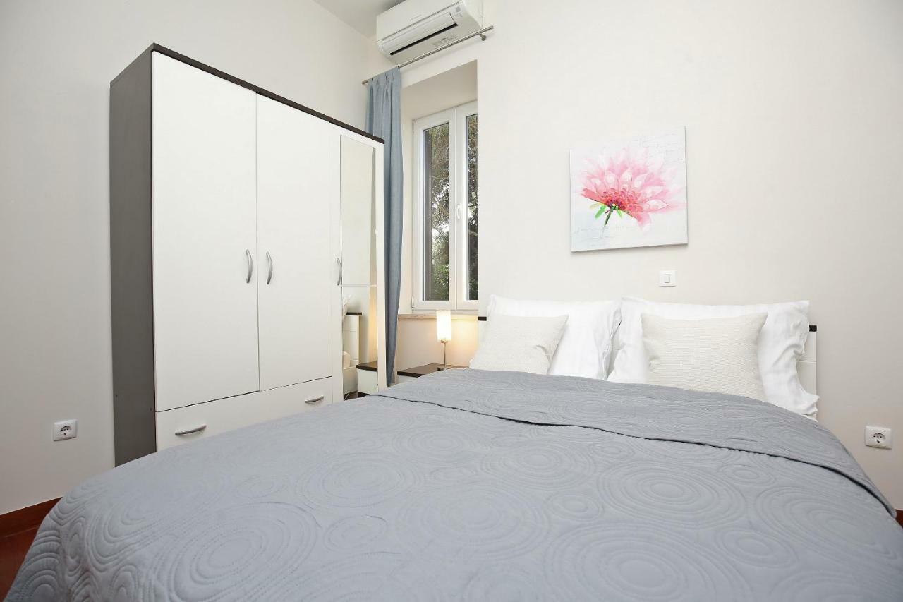 Seafront Beach Apartment - Directly At The Beach Zadar Buitenkant foto