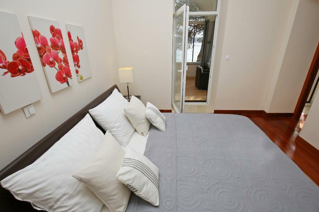 Seafront Beach Apartment - Directly At The Beach Zadar Buitenkant foto