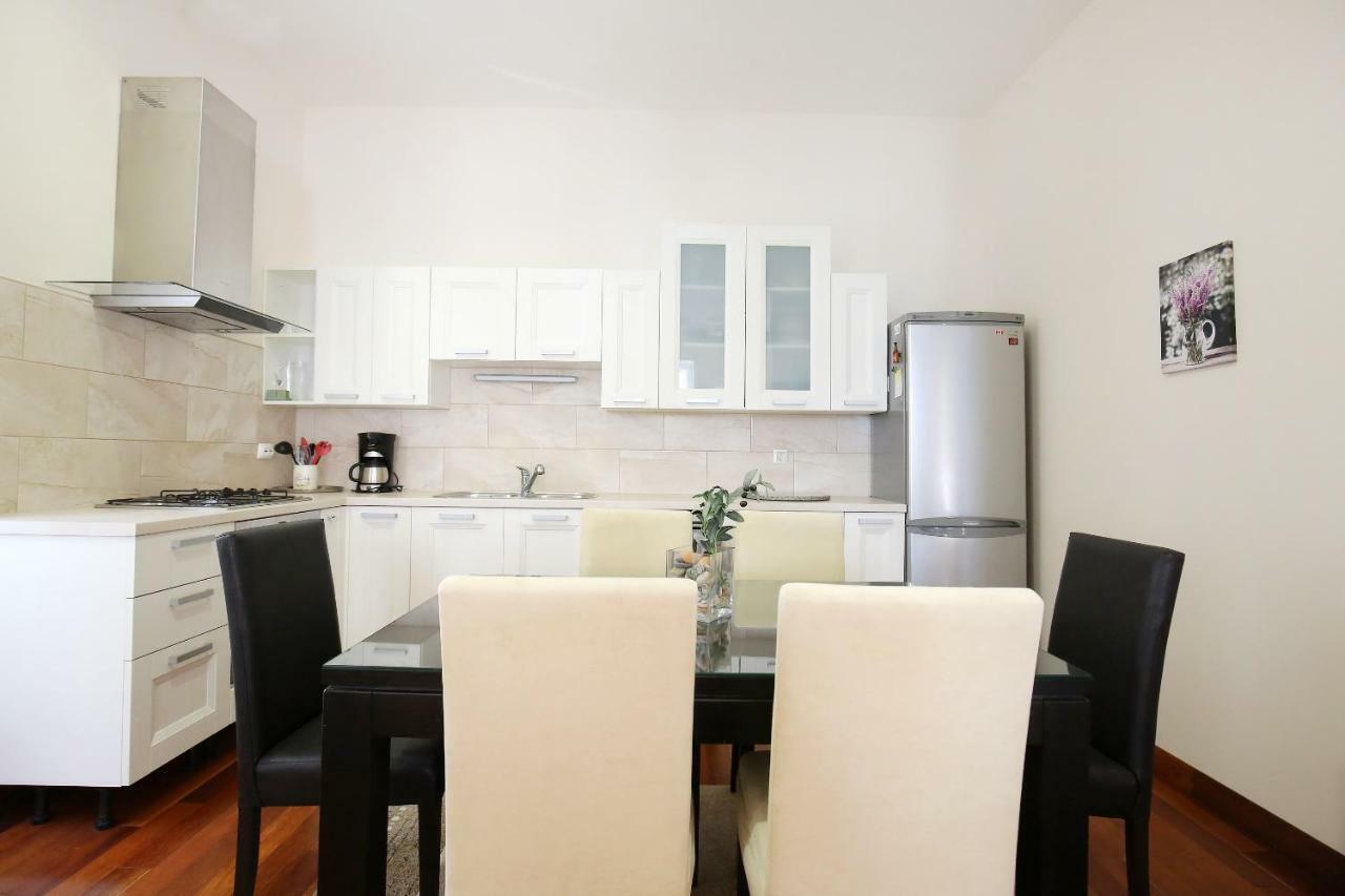 Seafront Beach Apartment - Directly At The Beach Zadar Buitenkant foto